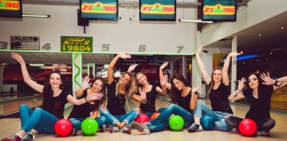 Delimo 2 vaučera za sat vremena kuglanja