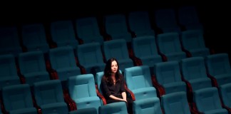 Delimo 2×2 karte za predstavu „Crvena ljubav” u Bitef teatru