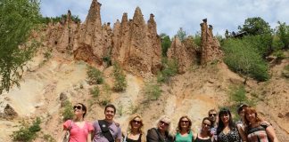 Održana prezentacija dramske radionice Bitef zone “Pozorište i psiha (dramaterapija): epizoda Đavolja varoš” u Đavoljoj varoši