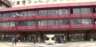 Diploma Londonske škole ekonomije studiranjem u Srbiji